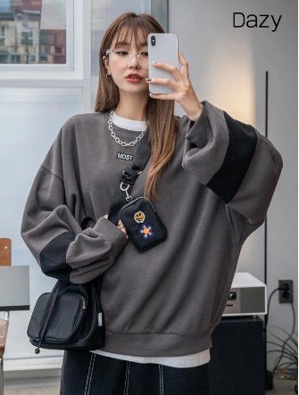 DAZY 文字 パッチ付き ディティール ドロップショルダー スウェット シャツなし